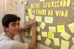 O Dia Mundial de Prevenção do Suicídio é celebrado em 10 de setembro, e ao longo do mês, os estudantes do Colégio Estadual do Paraná (CEP) estão envolvidos com ações que marcam o Setembro Amarelo, mês da campanha de prevenção ao suicídio e que é  lembrada pela cor amarela pintada, iluminada e estampada em todos os lugares.