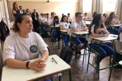 Os estudantes do Colégio Estadual do Paraná (CEP), matriculados nos últimos anos dos cursos do Ensino Médio, Médio Integrado e da Educação Profissional, foram selecionados para participarem do concurso de redação que terá como tema: “A Corrupção, seus reflexos comportamentais e impactos na sociedade”