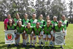 O CEP participa das finais do Bom de Bola pelos Jogos Escolares do Paraná (JEPS) 2019,  com as atletas do Futebol de Campo nas categorias sub-14 e sub-20. Elas vão representar o Colégio e a capital paranaense no campeonato que começa nesta terça-feira (12), em Campo Mourão, na Região Noroeste do Estado, com eventos esportivos até o próximo domingo (17). No comando das equipes do CEP está a professora Danyelle Quadros.