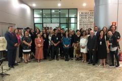 Foi aberta oficialmente, nesta quinta-feira (5), a Exposição da Escolinha de Arte do Colégio Estadual do Paraná (CEP) no Tribunal de Justiça do Paraná (TJ-PR), no Centro Cívico, em Curitiba. As obras de arte, produzidas por estudantes da instituição de ensino mais antiga do Estado, ficarão em exibição na esplanada do Tribunal de Justiça até a próxima quinta-feira (12).