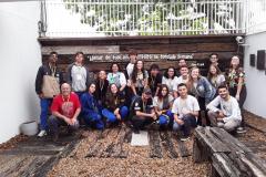 Os estudantes do Colégio Estadual do Paraná (CEP) estiveram no Museu do Holocausto, em Curitiba, nesta última terça-feira (16) do ano letivo de 2019. A visita faz parte da última etapa do projeto “Aprendendo Inglês pela História”, que tem como objetivo o ensino da língua inglesa e o envolvimento dos estudantes em eventos que mostram fatos e momentos que marcaram a história da humanidade.