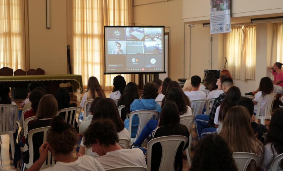 Apresentação do programa de intercâmbio Ganhando ao Mundo, aos estudantes do CEP