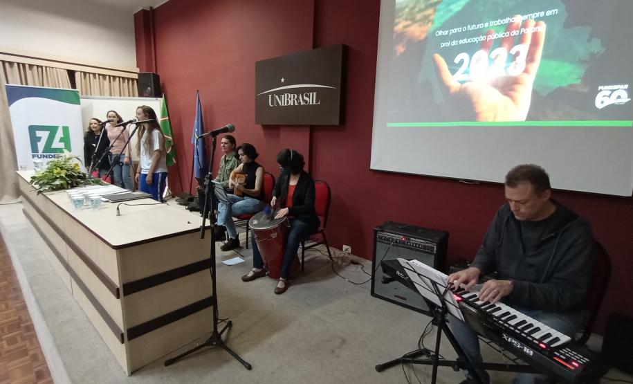 apresentacao_escolinha_de_arte_sitema_GPM