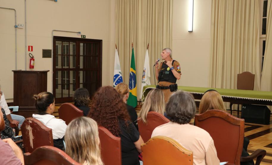 reuniao_maes_pais_noturno