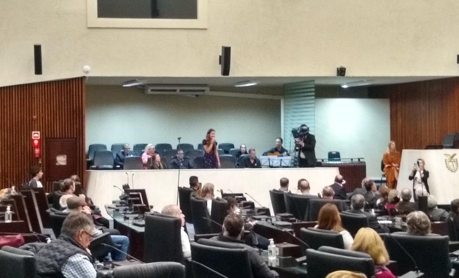 escolinha_de_arte_homenagem_balas_Zequinha