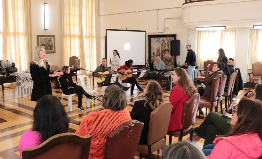 dia_do_pedagogo_e_da_pedagoga_escolinha_de_arte