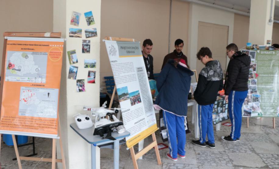 estudantes_ensino_medio_feira_profissoes_UFPR