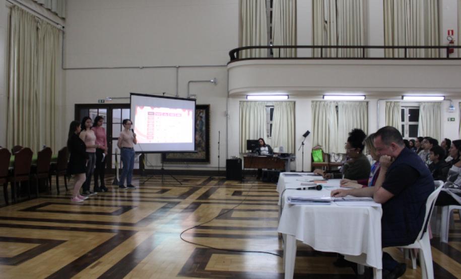 formandos_em_tecnico_em_administracao_mostram_caminhos_para_se_abrir_uma_empresa