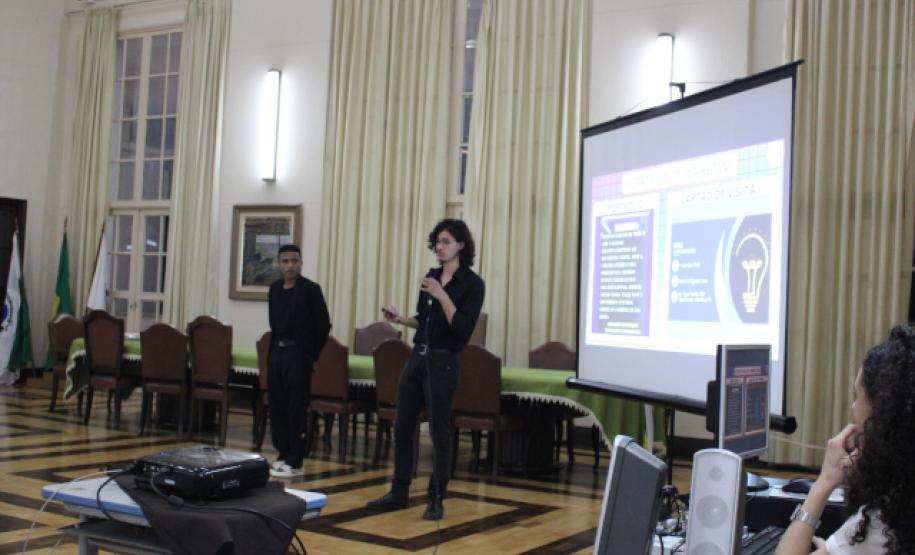 formandos_em_tecnico_em_administracao_mostram_caminhos_para_se_abrir_uma_empresa