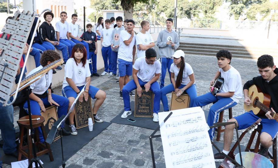 flash_mob_dancep_escolinha_de_arte