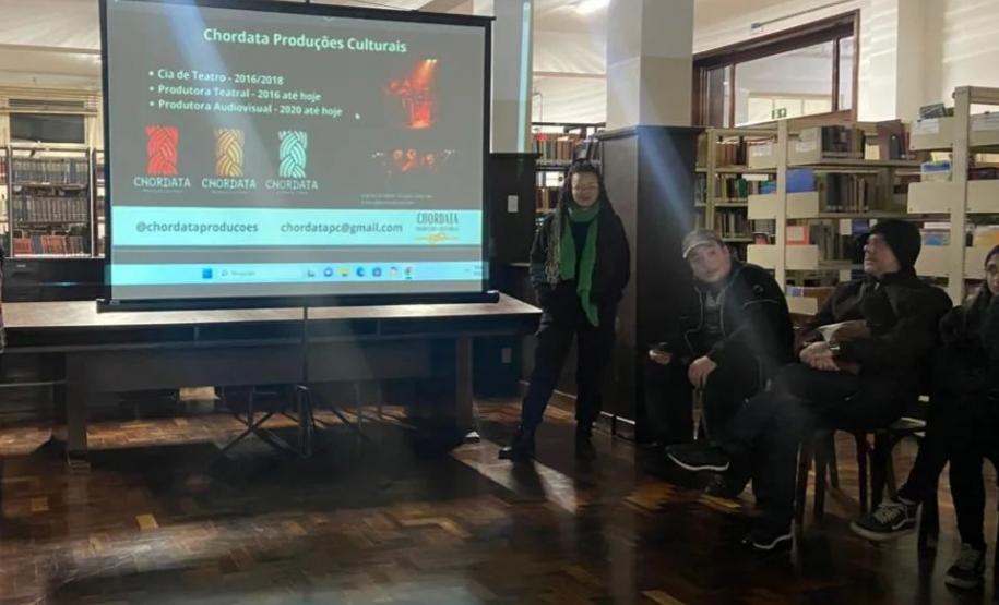 chordata_palestra_Juliane_e_Celine_PAV