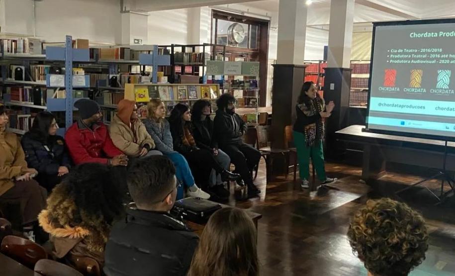 chordata_palestra_Juliane_e_Celine_PAV