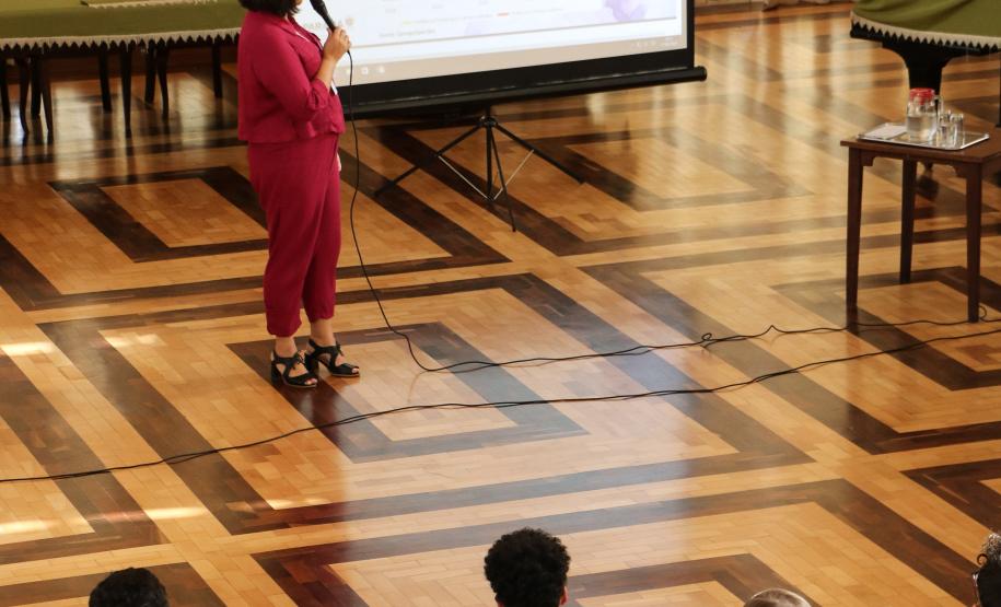 palestra_diretora_Mariana_Neris_Secretaria_da_Mulher