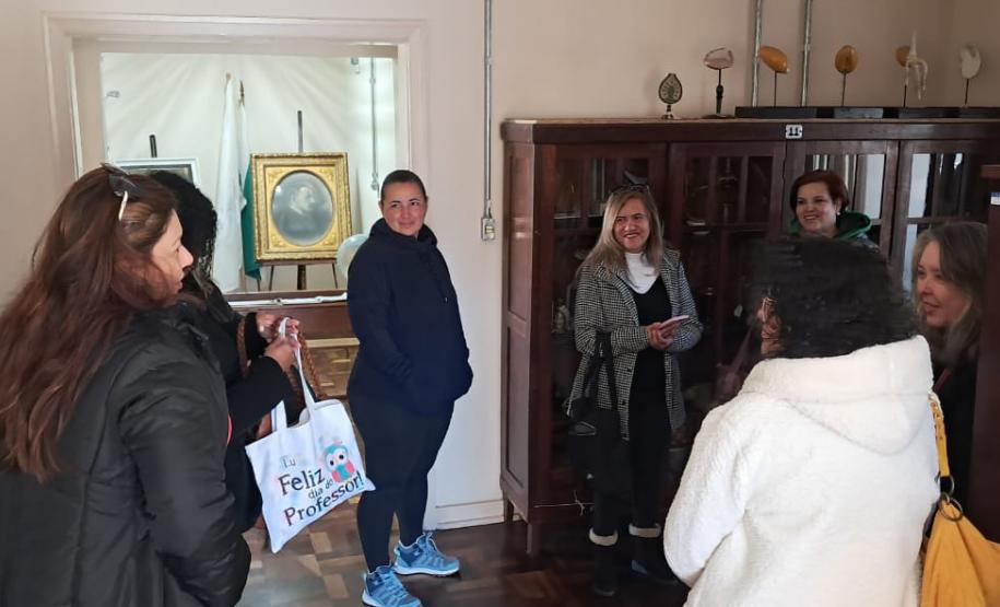 profissionais_educacao_rede_municipal_Curitiba_visitam_CEP_2024