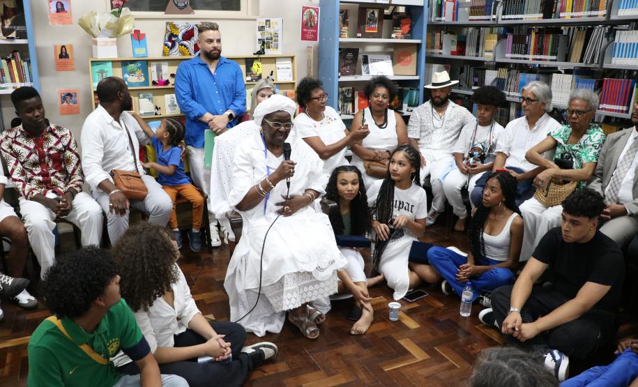 espaco_de_educacao_para_relacoes_etnico-raciais_doutora_Dalzira_Maria_Aparecida_Iyagunã