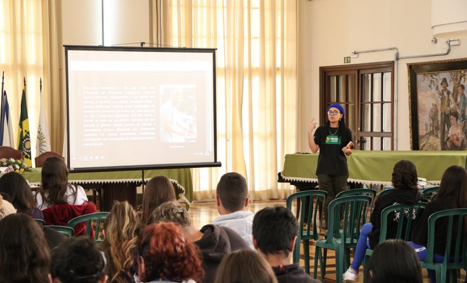 mOvECEP_educacao_antirracista_hip-hop