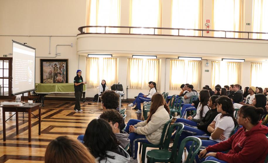 mOvECEP_educacao_antirracista_hip-hop