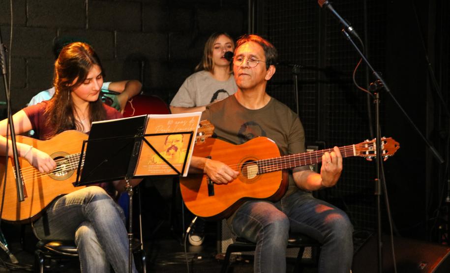 recital_escolinha_de_arte_80_anos_paulo_leminski_out2024