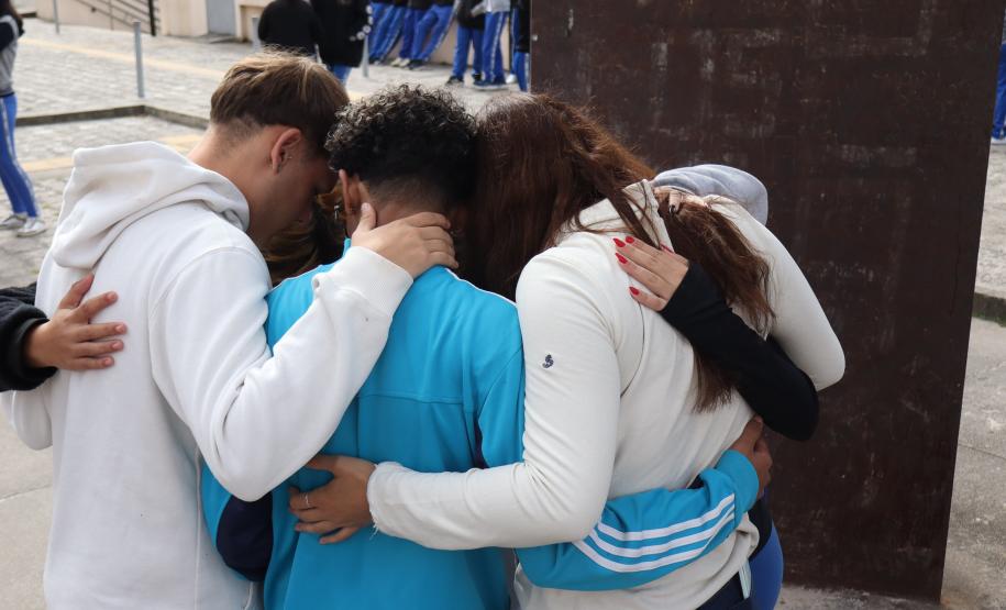 Encontro no pátio do CEP de homenagem a Heloisa_Riske