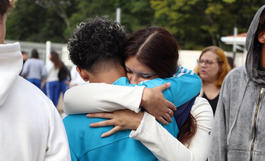 Encontro no pátio do CEP de homenagem a Heloisa_Riske