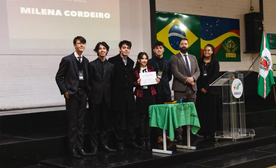estudantes simulam reunião da ONU