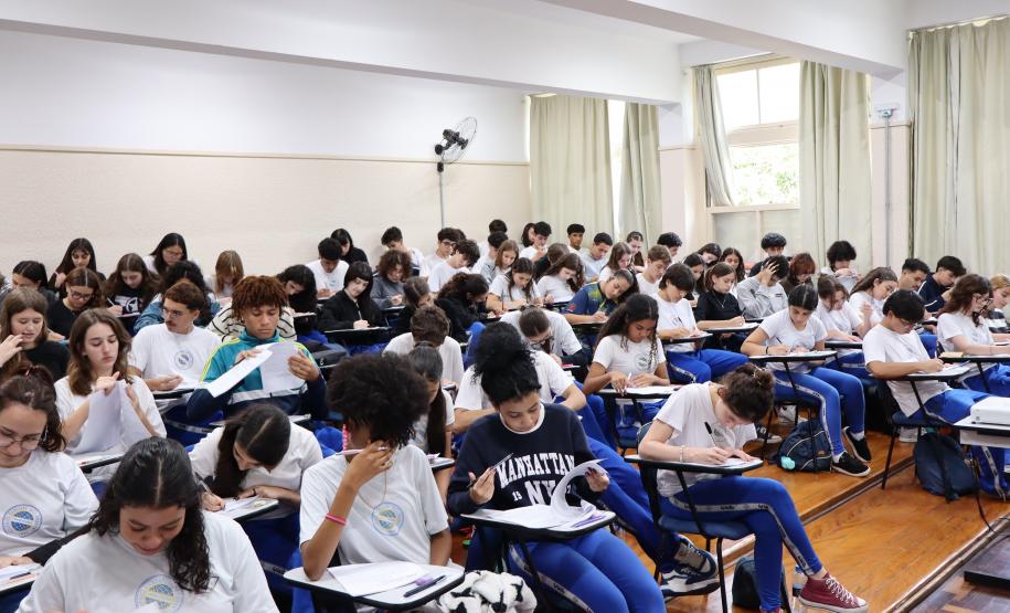 Estudantes do Curcep fazem prova