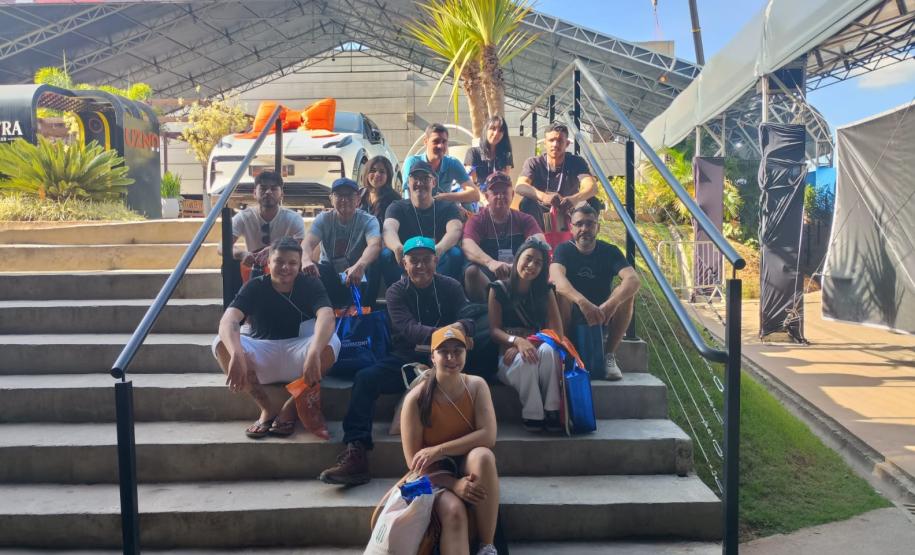 estudantes do técnico em edificações no expo deconcrete