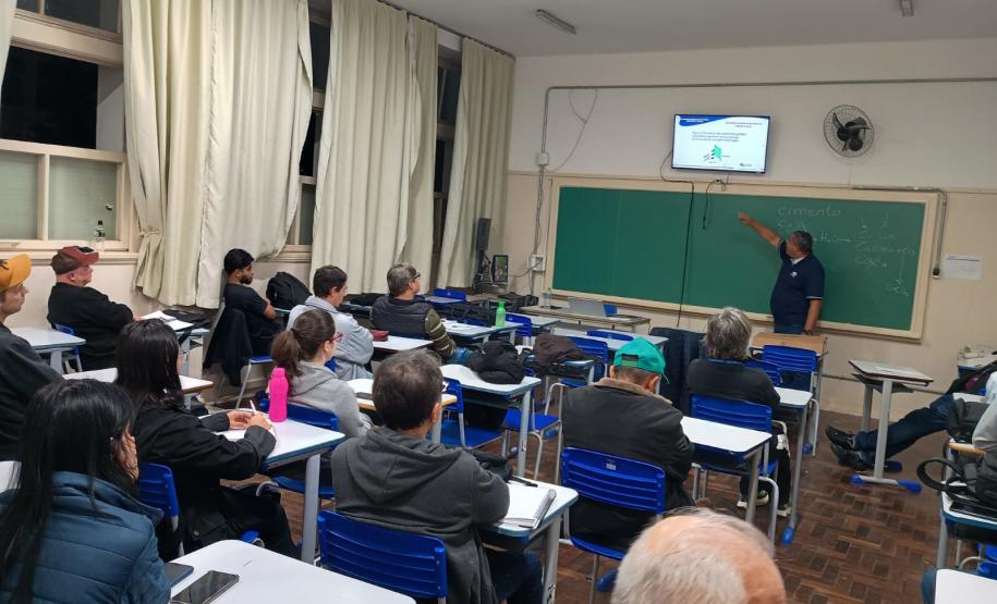 Torreal ministra palestra na sala de aula