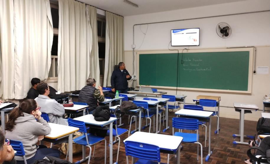 Torreal ministra palestra na sala de aula
