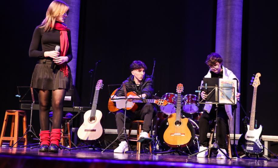 Apresentações da Escolinha de Arte no Canal da Música