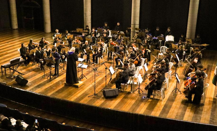 Apresentações da Escolinha de Arte no Canal da Música