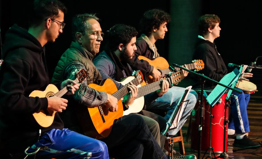 Apresentações da Escolinha de Arte no Canal da Música