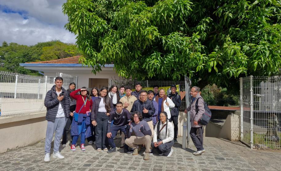 Estudantes de Paranaguá em visita ao CEP