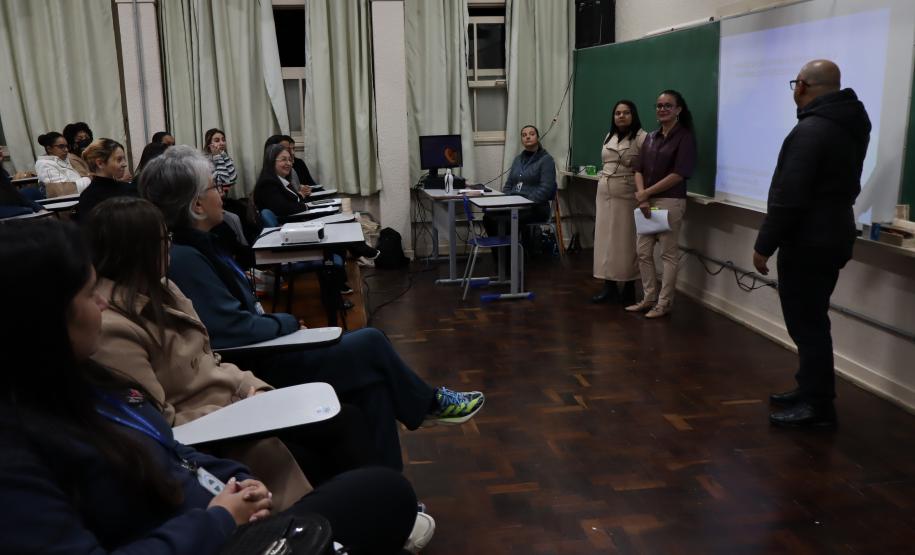 Estudantes do Saúde Bucal apresentam trabalhos