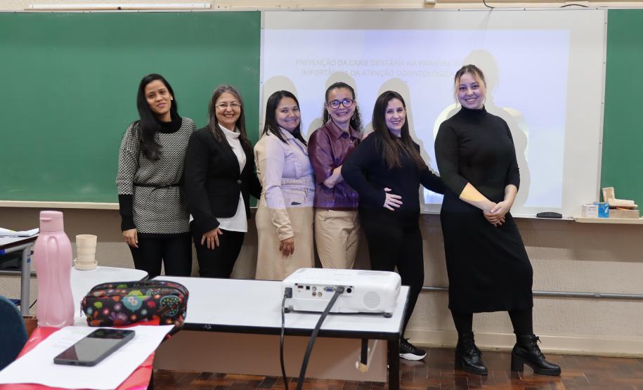 Estudantes do Saúde Bucal apresentam trabalhos