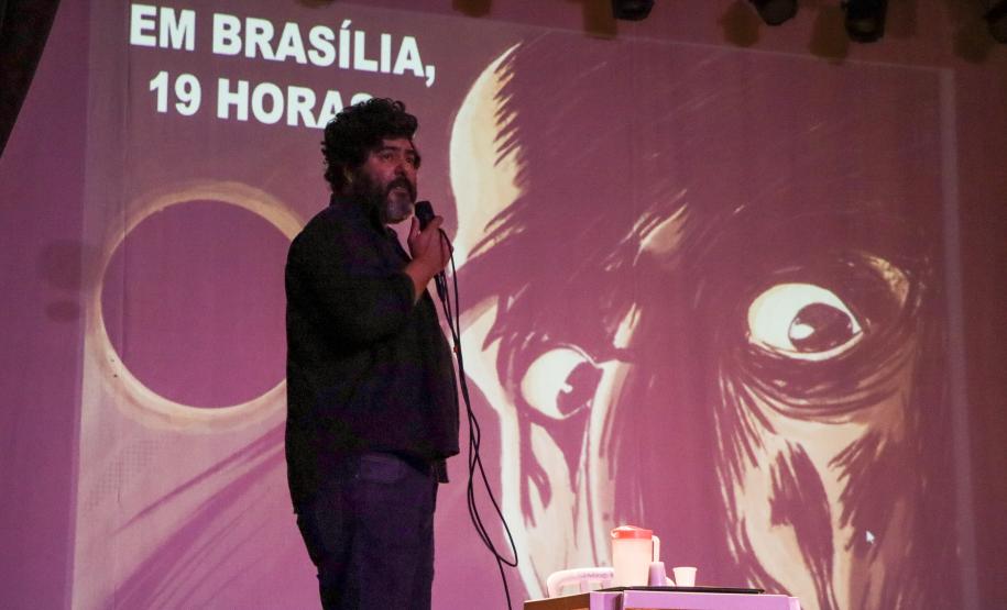 Benett conversa com Curcep