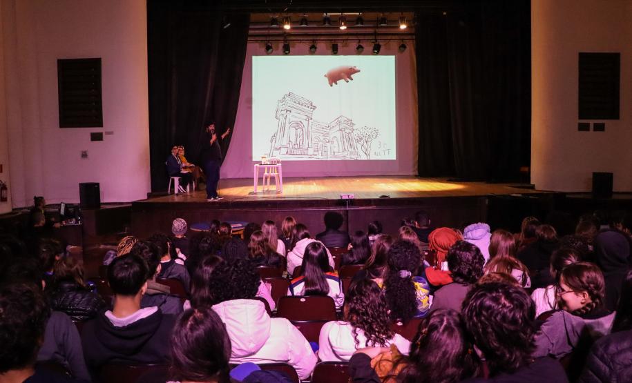 Benett conversa com Curcep