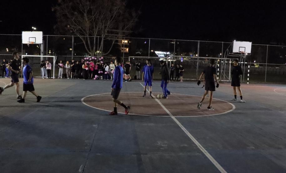 Estudantes no Interclasse de futsal