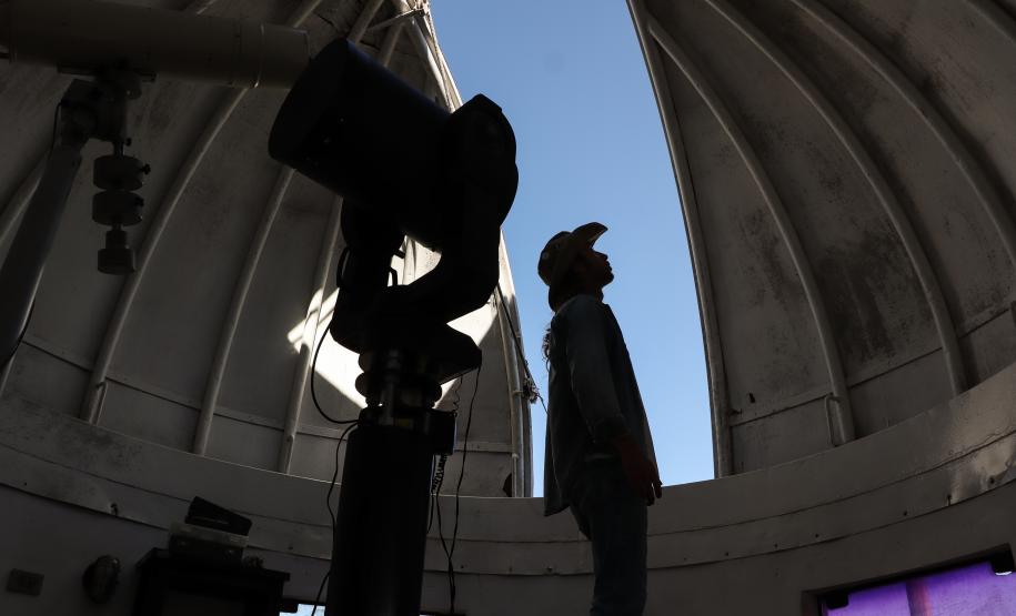 Estudantes no Observatório Astronômico do CEP
