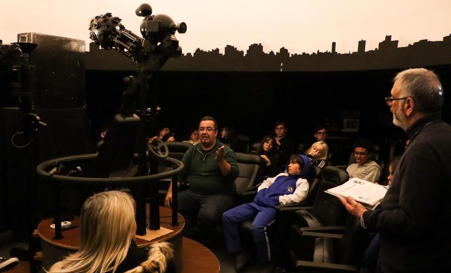 Estudantes e professores recebem certificação da Unesp