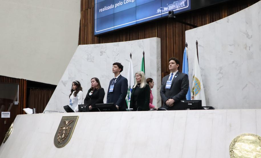 Estudantes do CEPMun