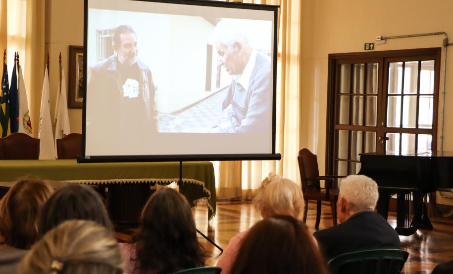 Sessão de exibição do documentário sobre Seu Dante