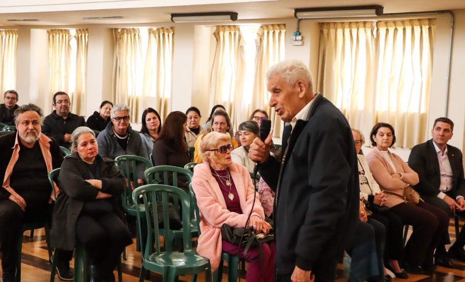 Sessão de exibição do documentário sobre Seu Dante