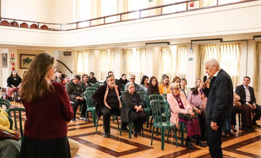 Sessão de exibição do documentário sobre Seu Dante