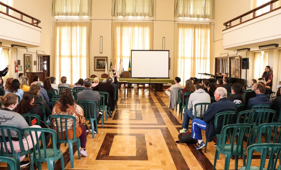 Sessão de exibição do documentário sobre Seu Dante