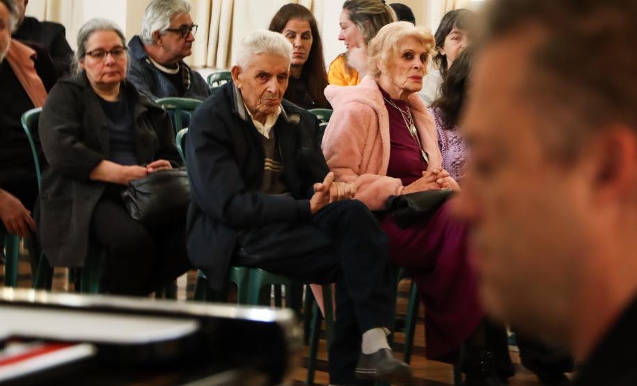 Sessão de exibição do documentário sobre Seu Dante