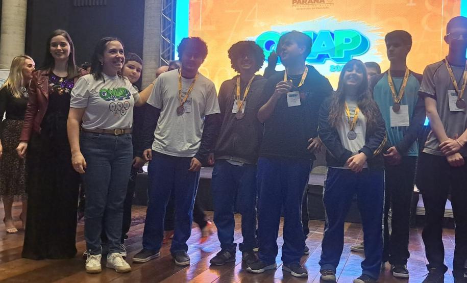 Premiação de estudantes medalhistas da Olimpíada de Matemática das Escolas Estaduais do Paraná