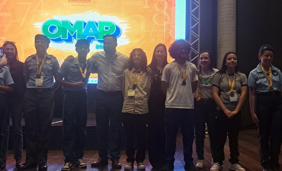 Premiação de estudantes medalhistas da Olimpíada de Matemática das Escolas Estaduais do Paraná