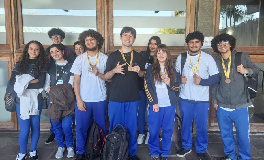 Premiação de estudantes medalhistas da Olimpíada de Matemática das Escolas Estaduais do Paraná