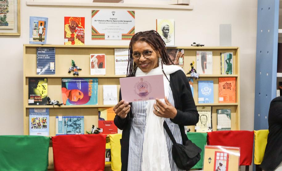 Participantes da equipe Akomabu CEP recebem certificado da Obereri